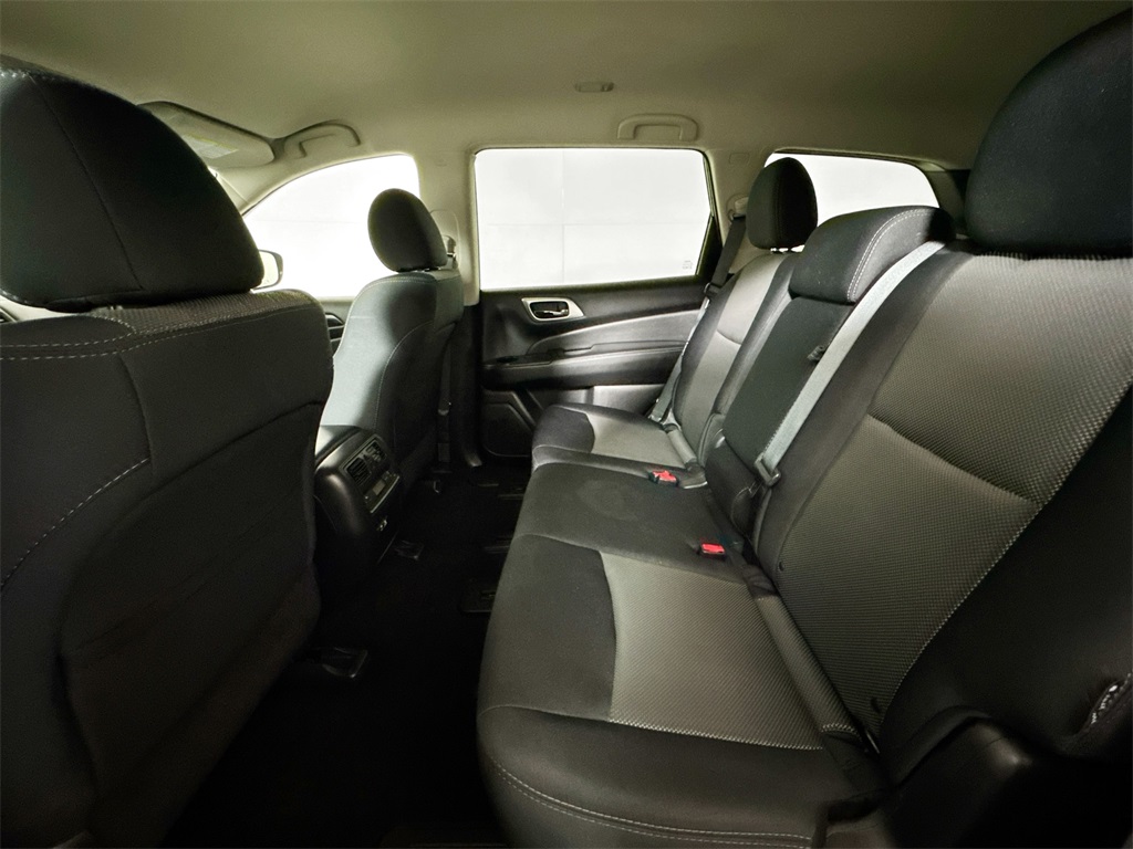 2019 Nissan Pathfinder SV photo 13