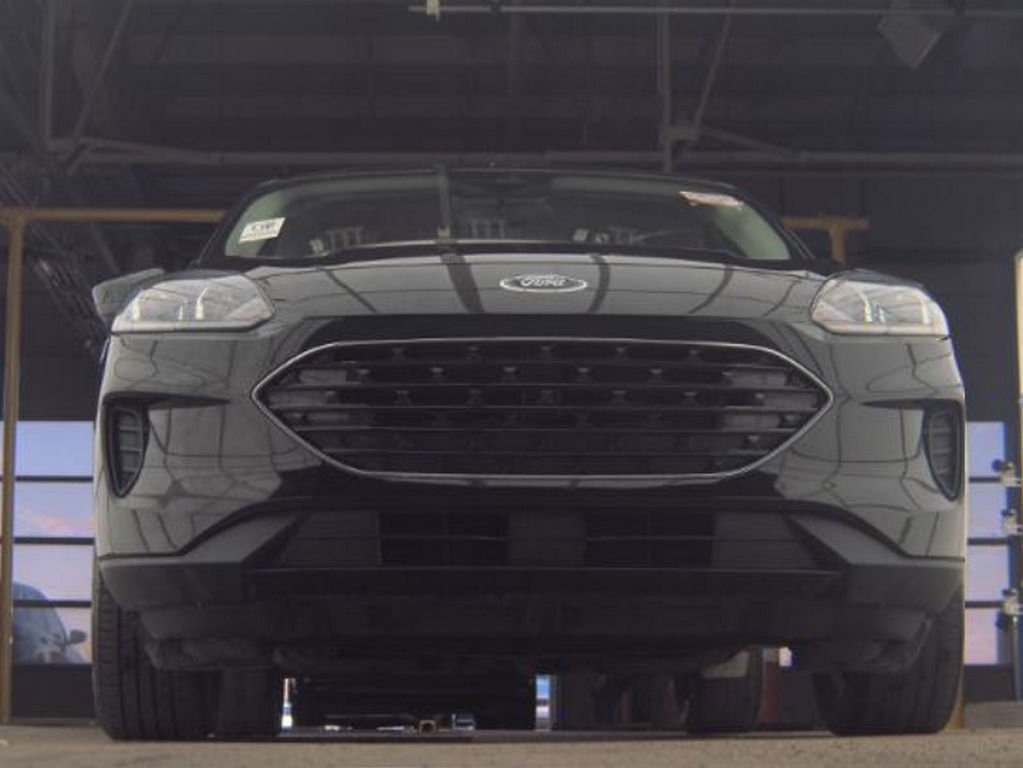 2022 Ford Escape SE photo 3