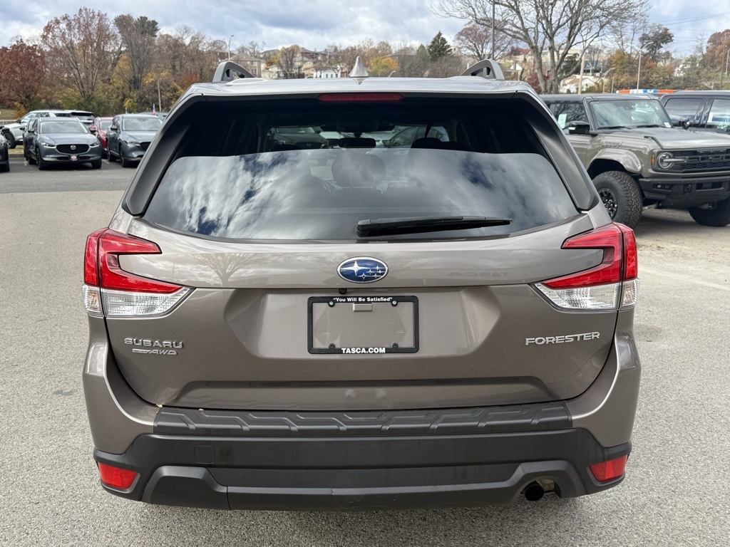 2022 Subaru Forester Premium photo 3