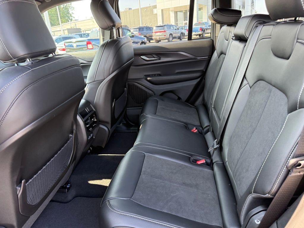 2025 Jeep Grand Cherokee Altitude X photo 23