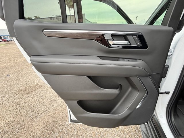 2025 Chevrolet Tahoe LS photo 18