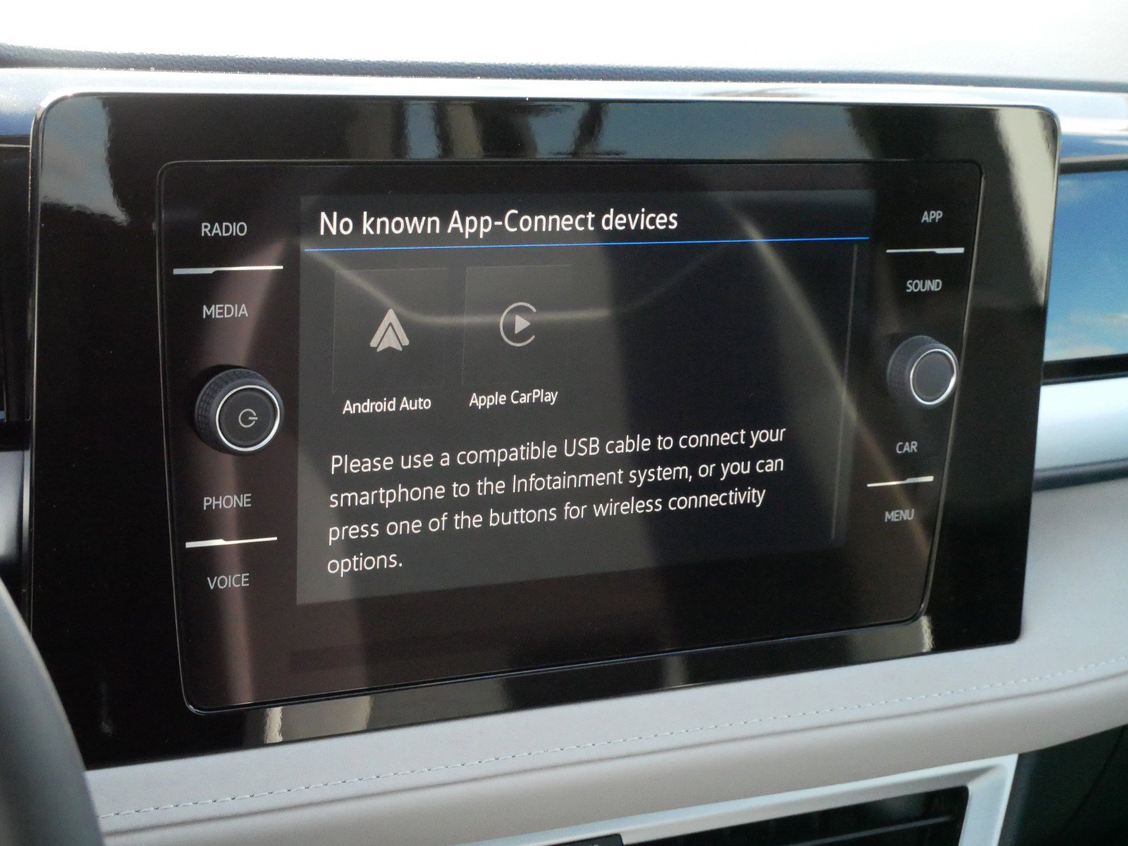 2025 Volkswagen Taos SE photo 6