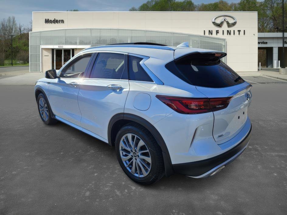 2025 Infiniti QX50 Luxe AWD photo 4