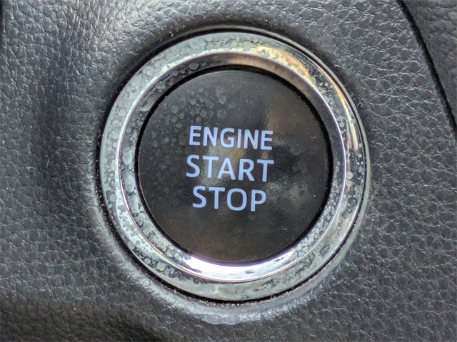2019 Toyota RAV4 XLE photo 17