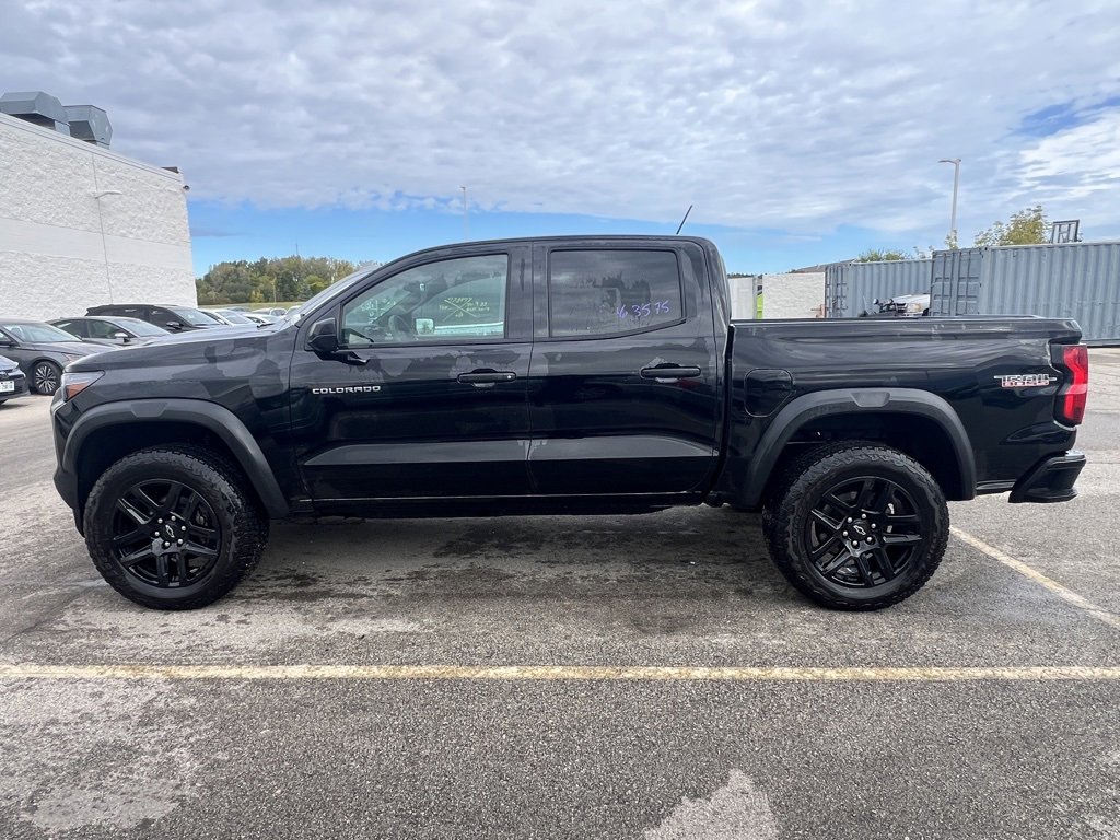 2024 Chevrolet Colorado Trail Boss photo 2