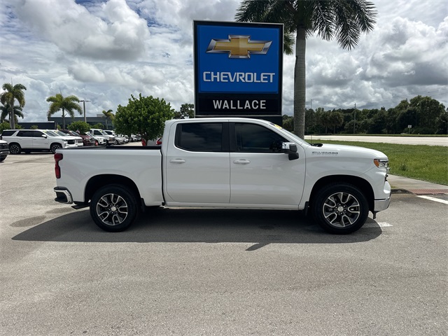 2022 Chevrolet Silverado 1500 LT photo 5