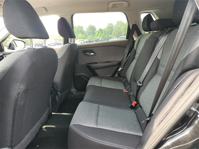 2023 Nissan Rogue SV photo 10