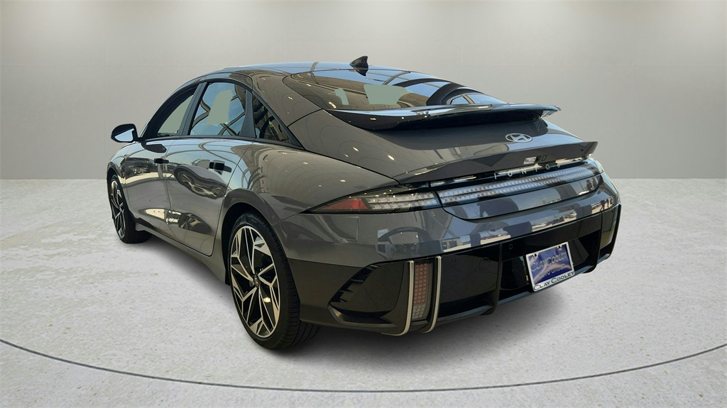 2025 Hyundai Ioniq 6 SEL photo 4