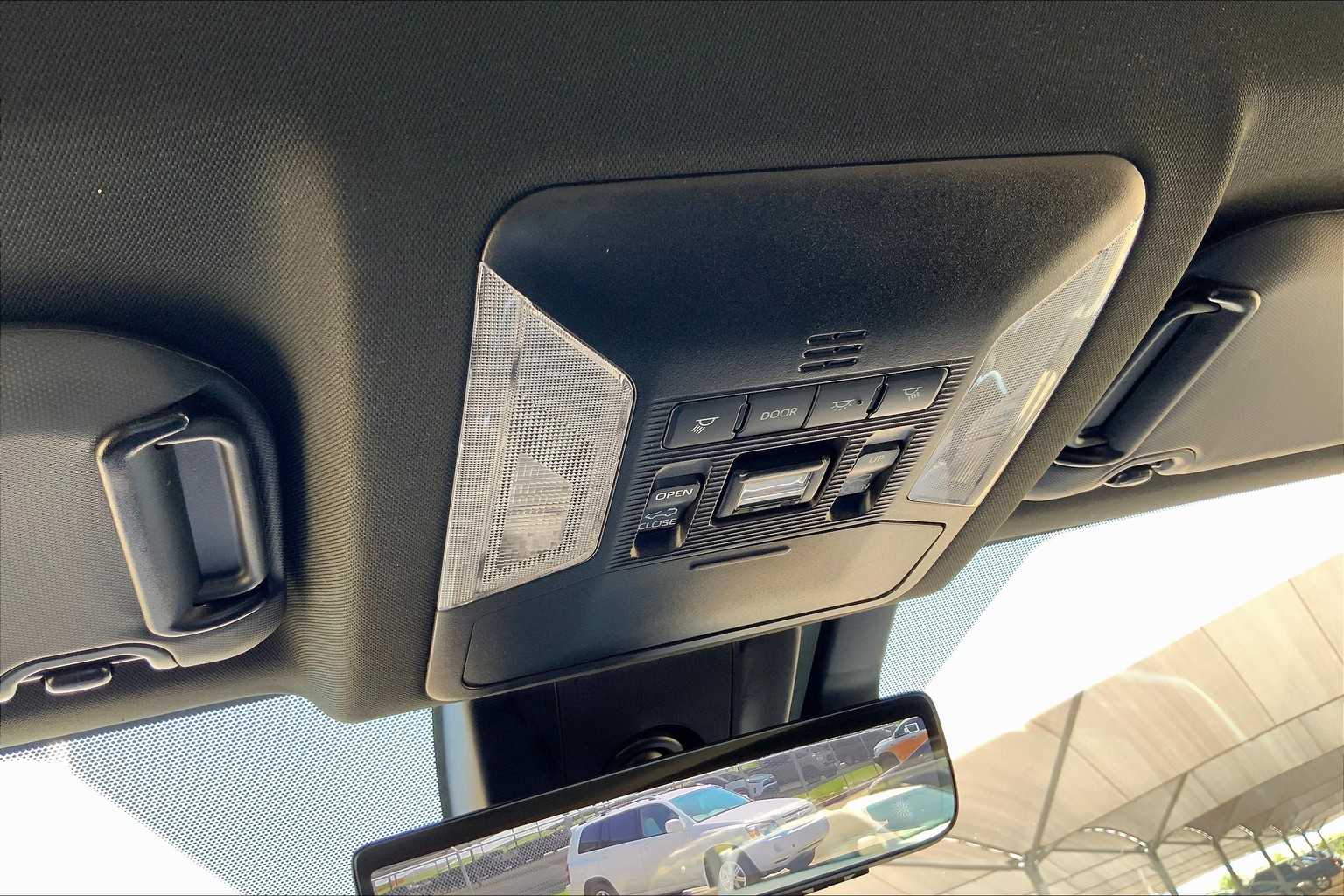 2022 Toyota RAV4 Hybrid XSE photo 27