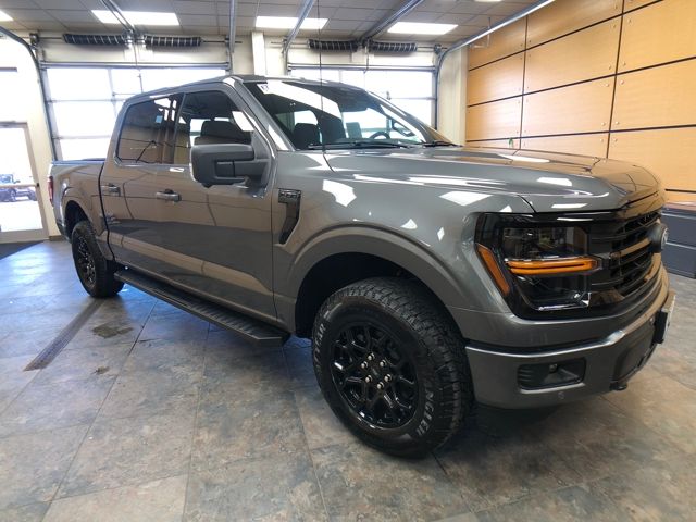 2025 Ford F-150 XLT photo 2