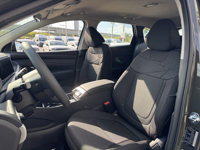 2025 Hyundai Tucson SE photo 28