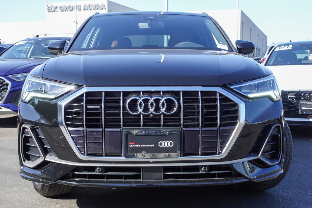 2025 Audi Q3 S line Premium Plus photo 3
