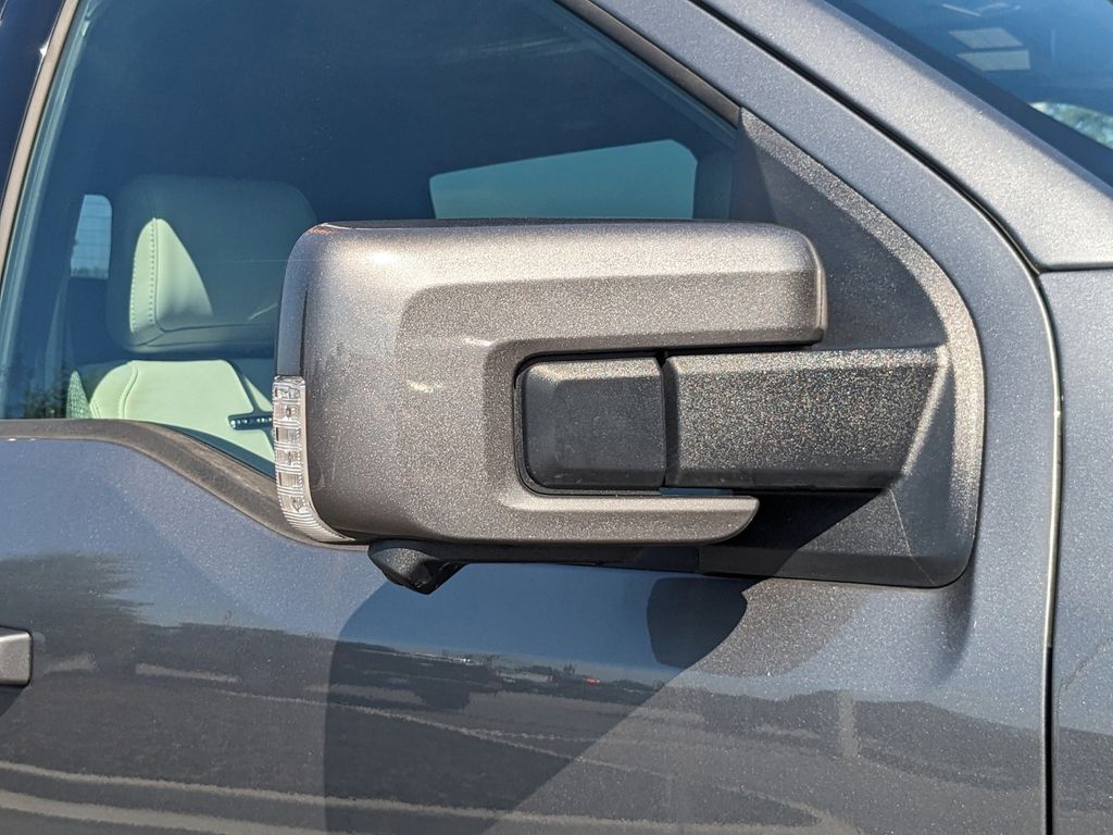 2025 Ford F-150 Lightning Platinum photo 12