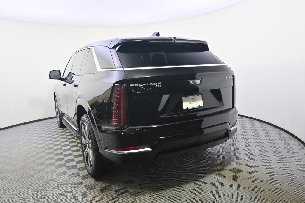 2025 Cadillac Escalade IQ Luxury photo 4