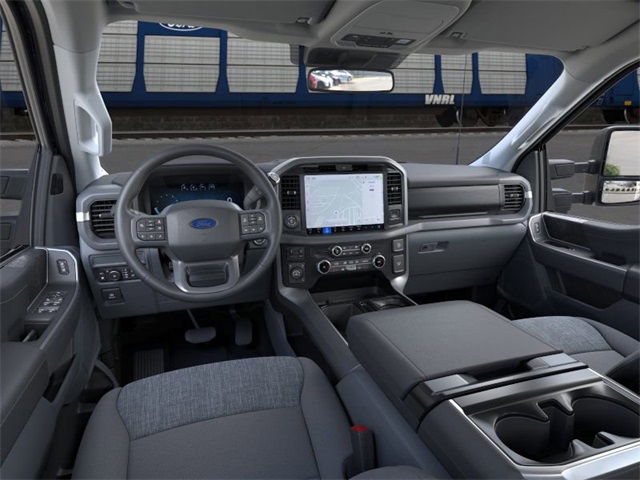 2025 Ford F-150 XLT photo 7