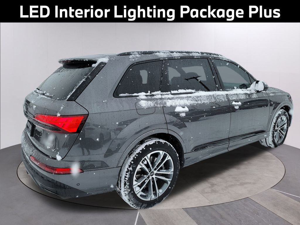 2025 Audi Q7 45 Premium Plus photo 2