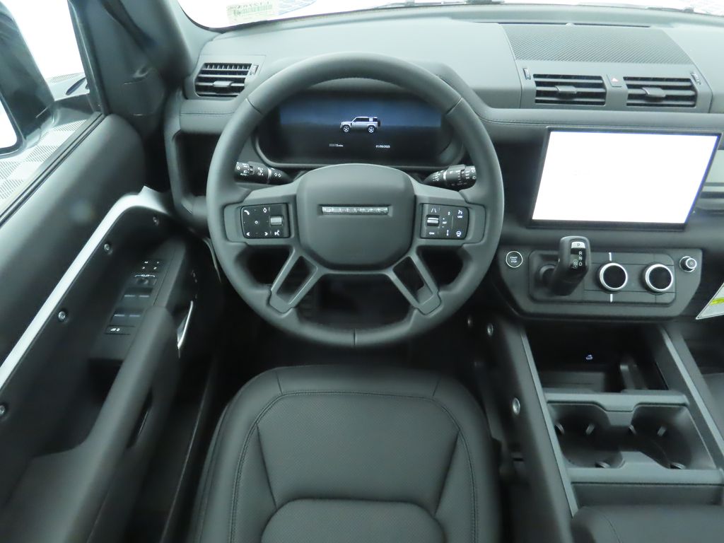 2025 Land Rover Defender 110 S photo 10