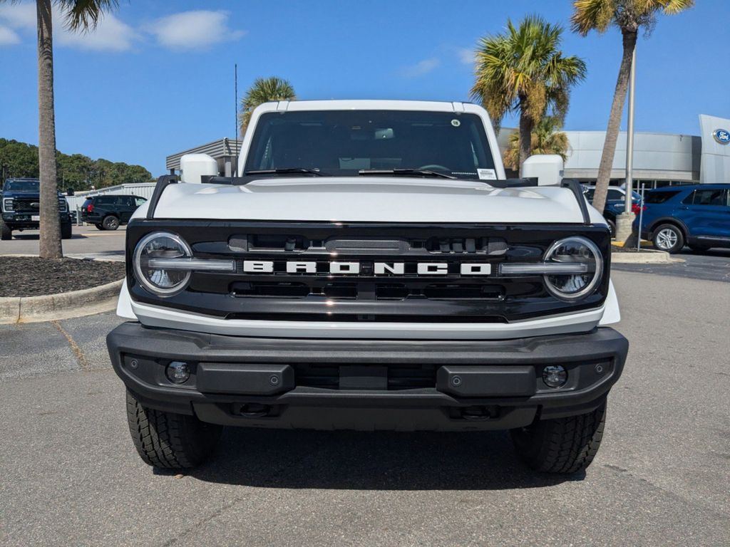 2025 Ford Bronco Outer Banks photo 9