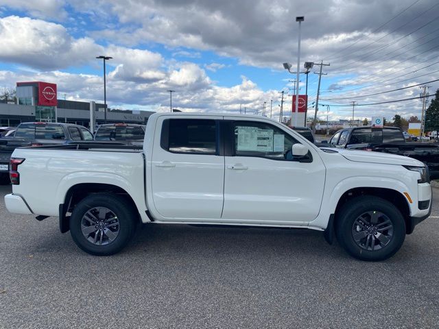 2026 Nissan Frontier SV Crew Cab photo 2