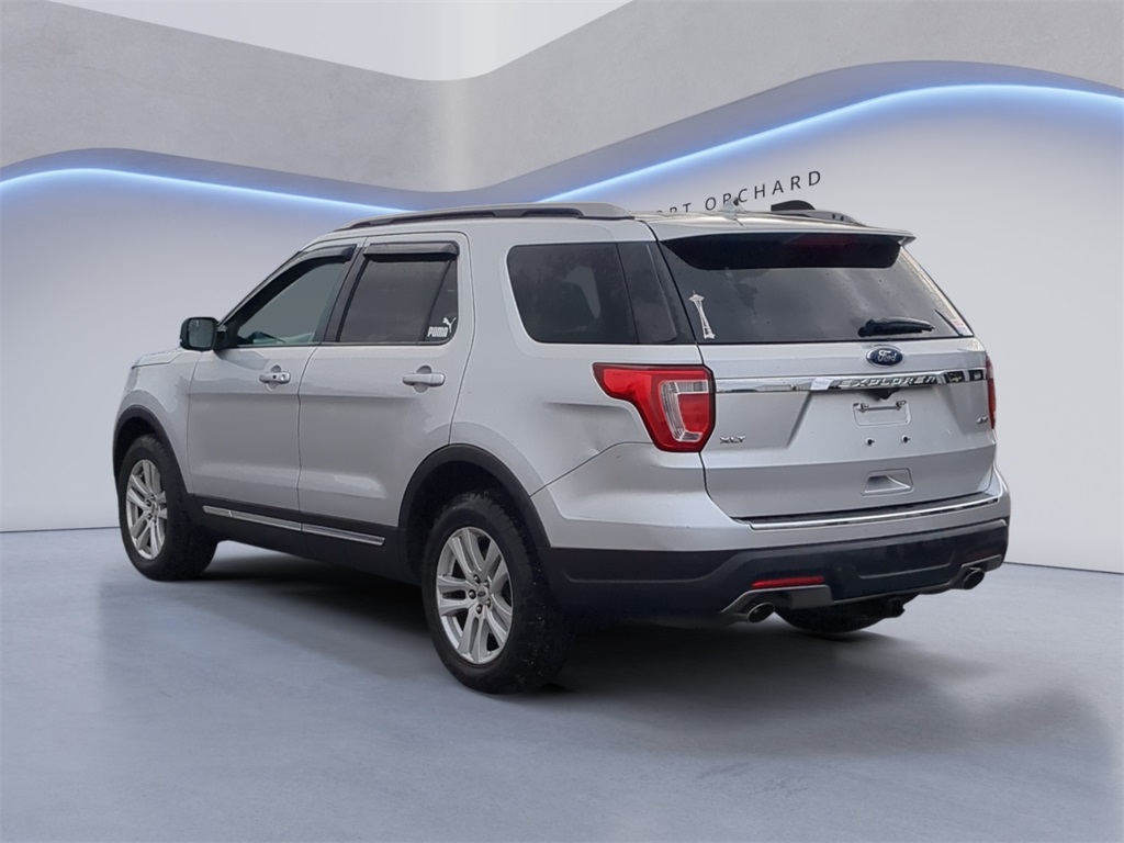 2018 Ford Explorer XLT photo 3