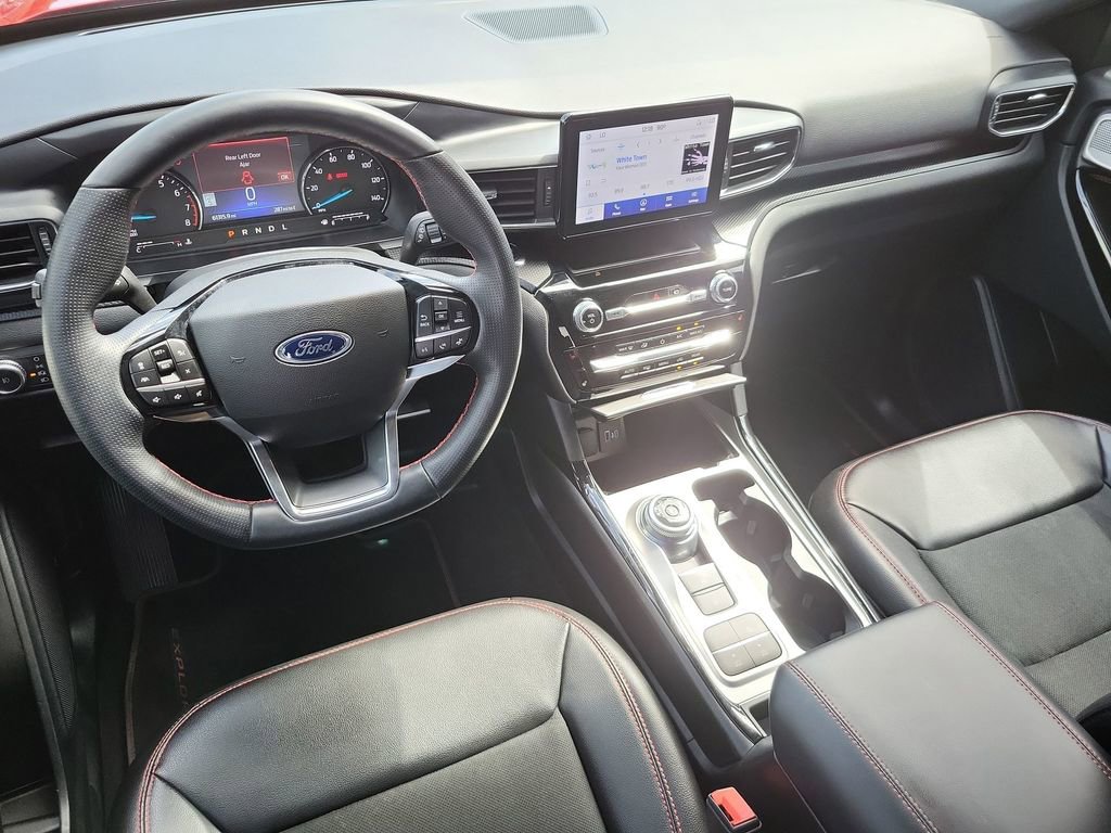 2022 Ford Explorer ST-Line photo 18