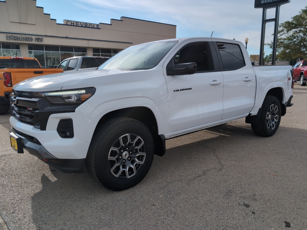 2025 Chevrolet Colorado Z71 photo 6