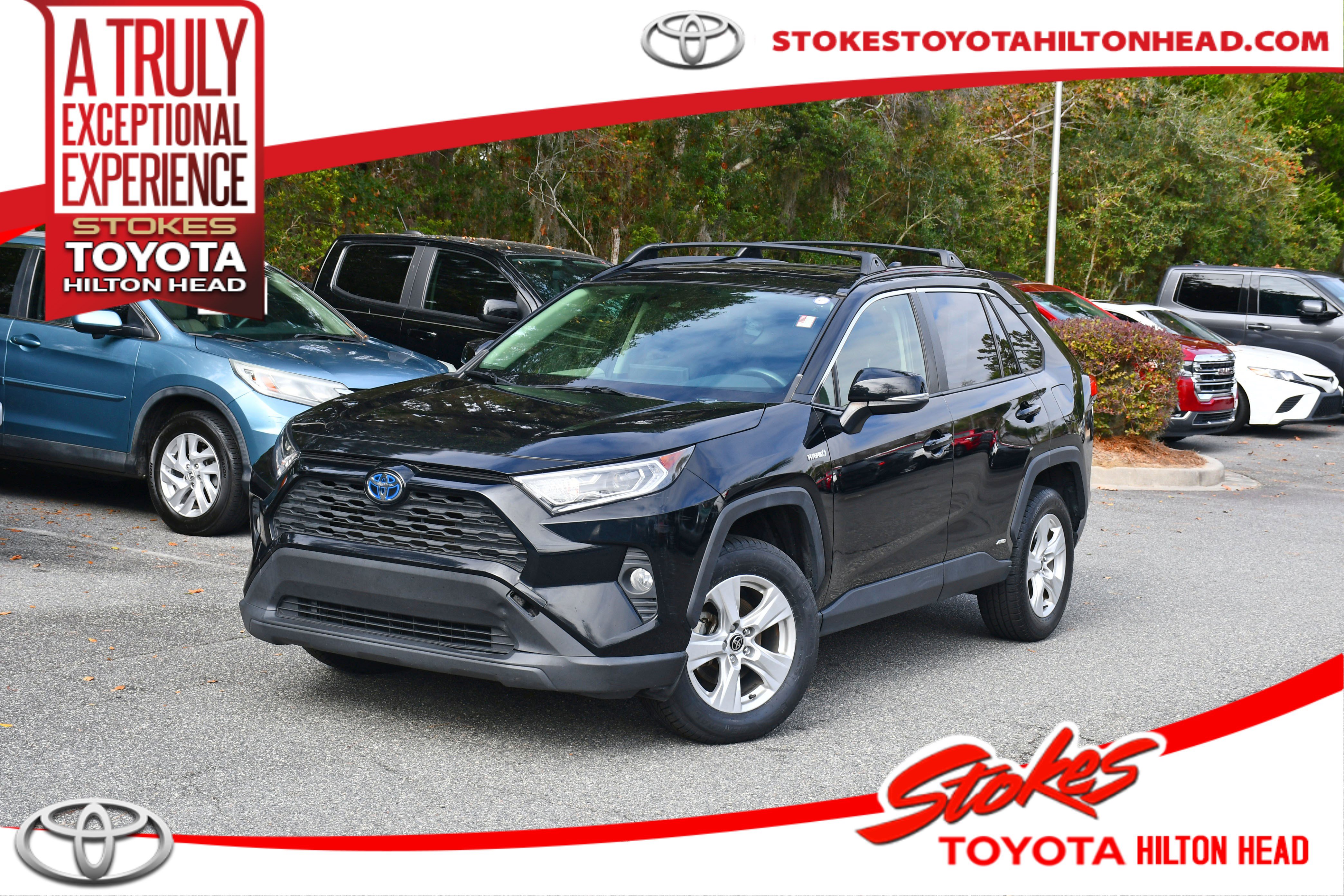 2021 Toyota RAV4 XLE's photo