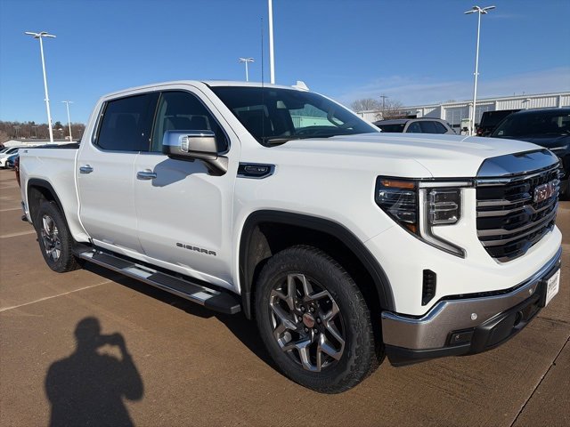 2026 GMC Sierra 1500 SLT's photo
