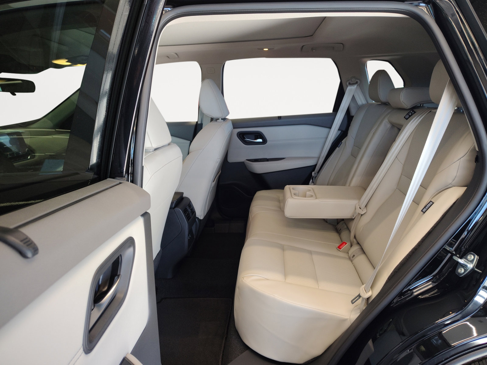 2025 Nissan Rogue SV photo 22