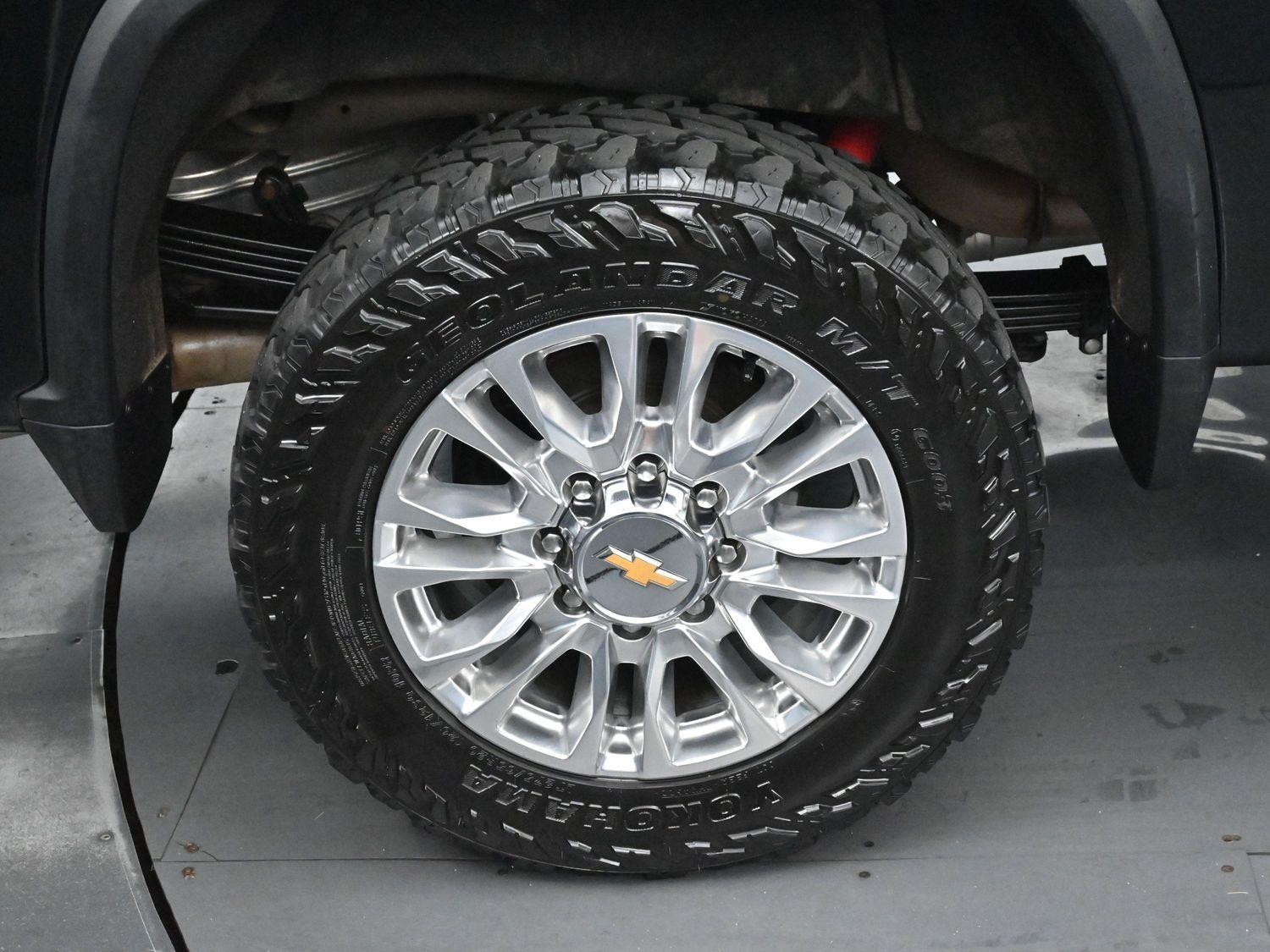 2023 Chevrolet Silverado 2500HD High Country photo 32