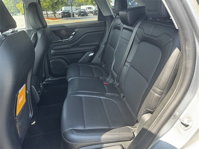 2022 Lincoln Corsair Standard photo 16