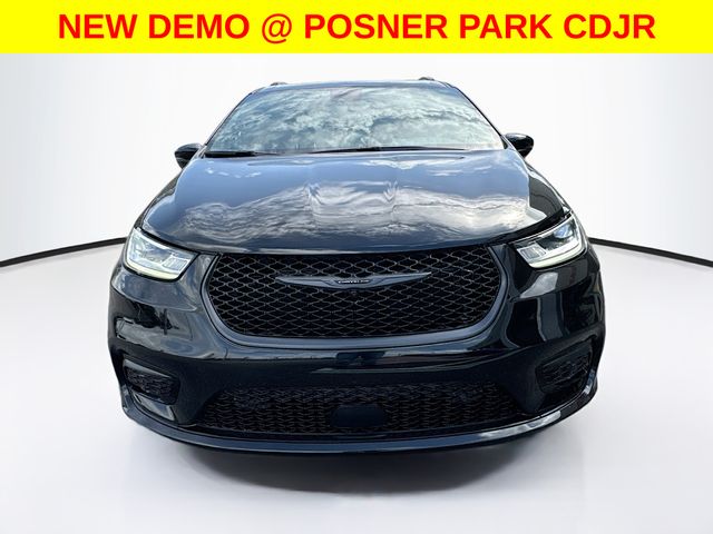 2025 Chrysler Pacifica Hybrid S Appearance photo 2
