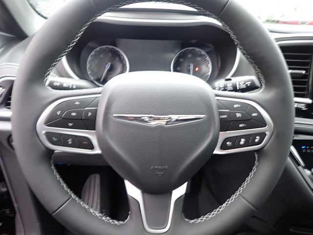 2026 Chrysler Pacifica photo 15