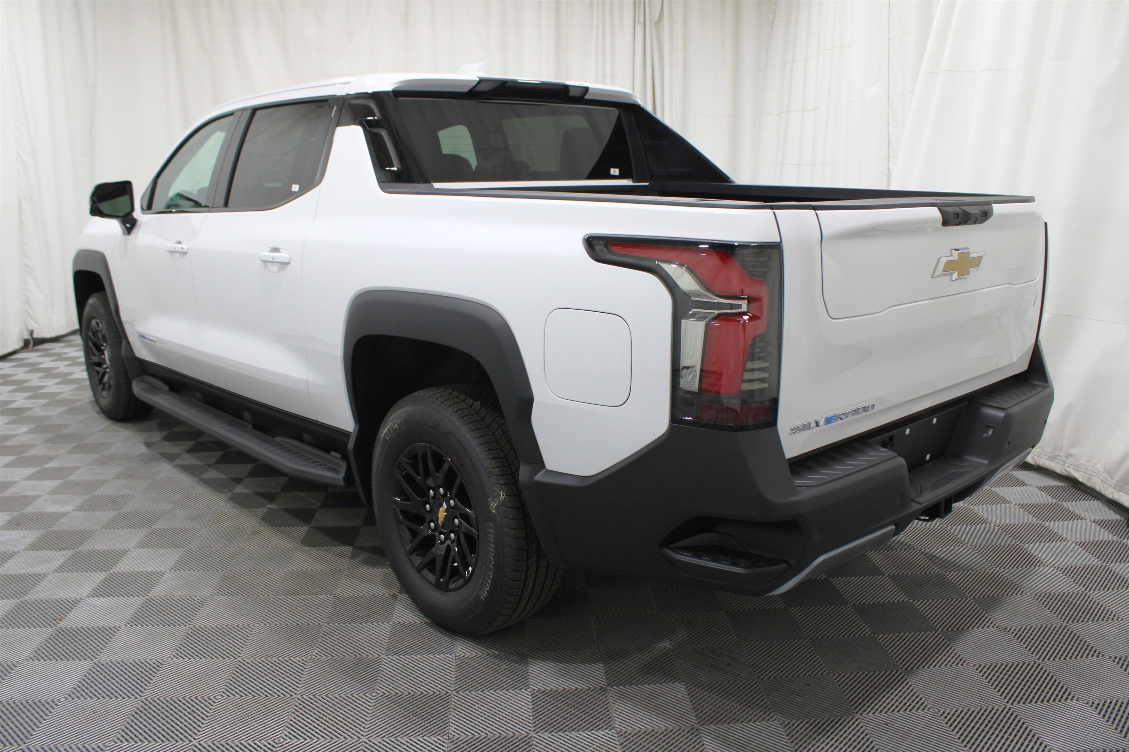 2025 Chevrolet Silverado EV LT photo 21