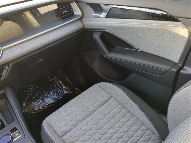 2025 Volkswagen Tiguan S photo 14