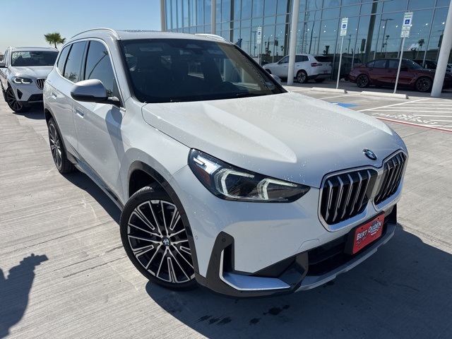 2024 BMW X1 28i's photo