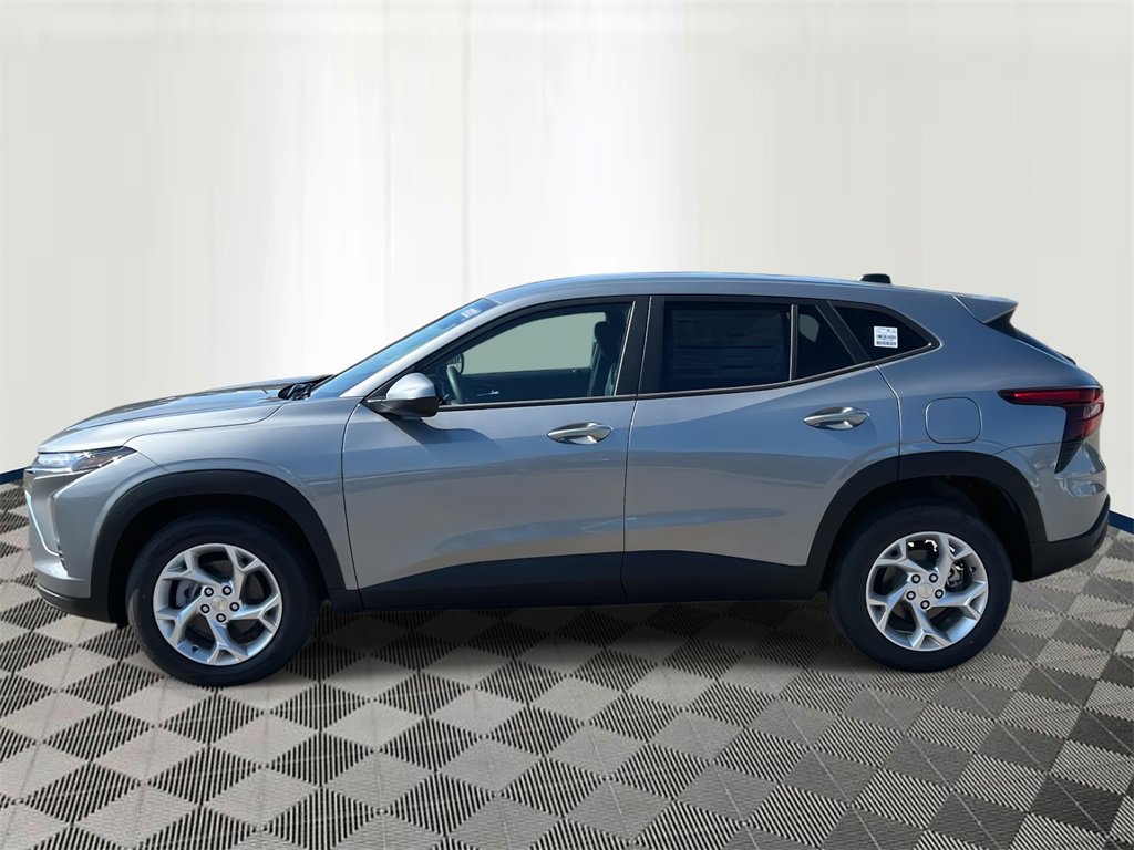 2026 Chevrolet Trax LS photo 2
