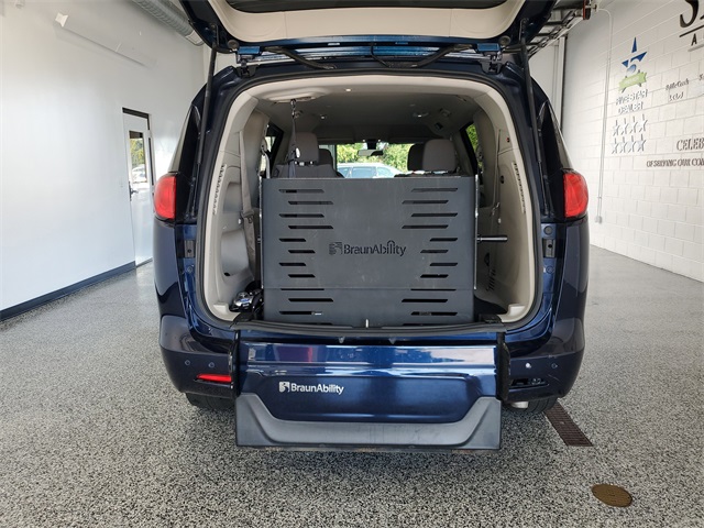 2018 Chrysler Pacifica LX photo 26