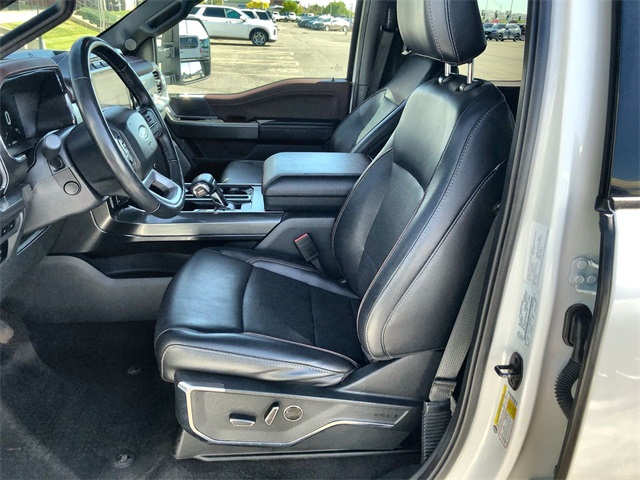 2023 Ford F-150 Lariat photo 2