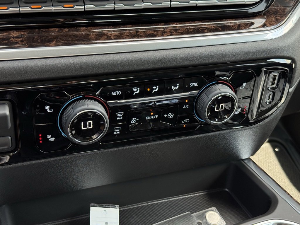 2025 Chevrolet Silverado 1500 RST photo 32