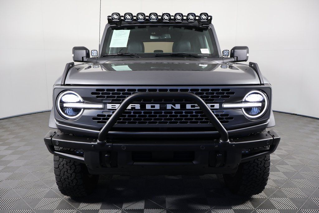 2022 Ford Bronco Badlands photo 2