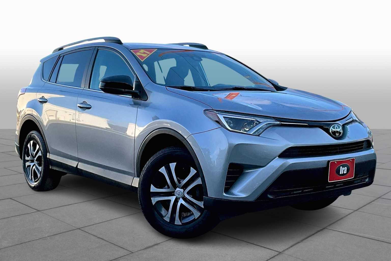 2017 Toyota RAV4 LE photo 2