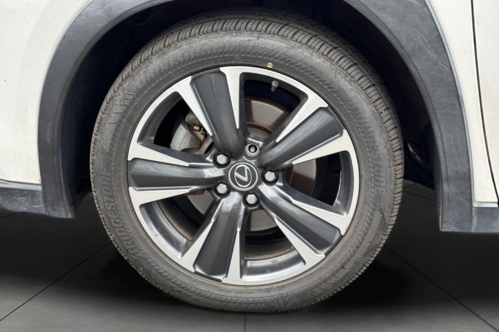 2019 Lexus UX 250h photo 11