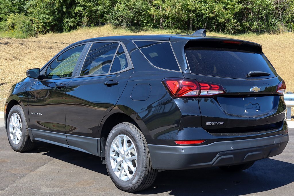 2022 Chevrolet Equinox LS photo 3