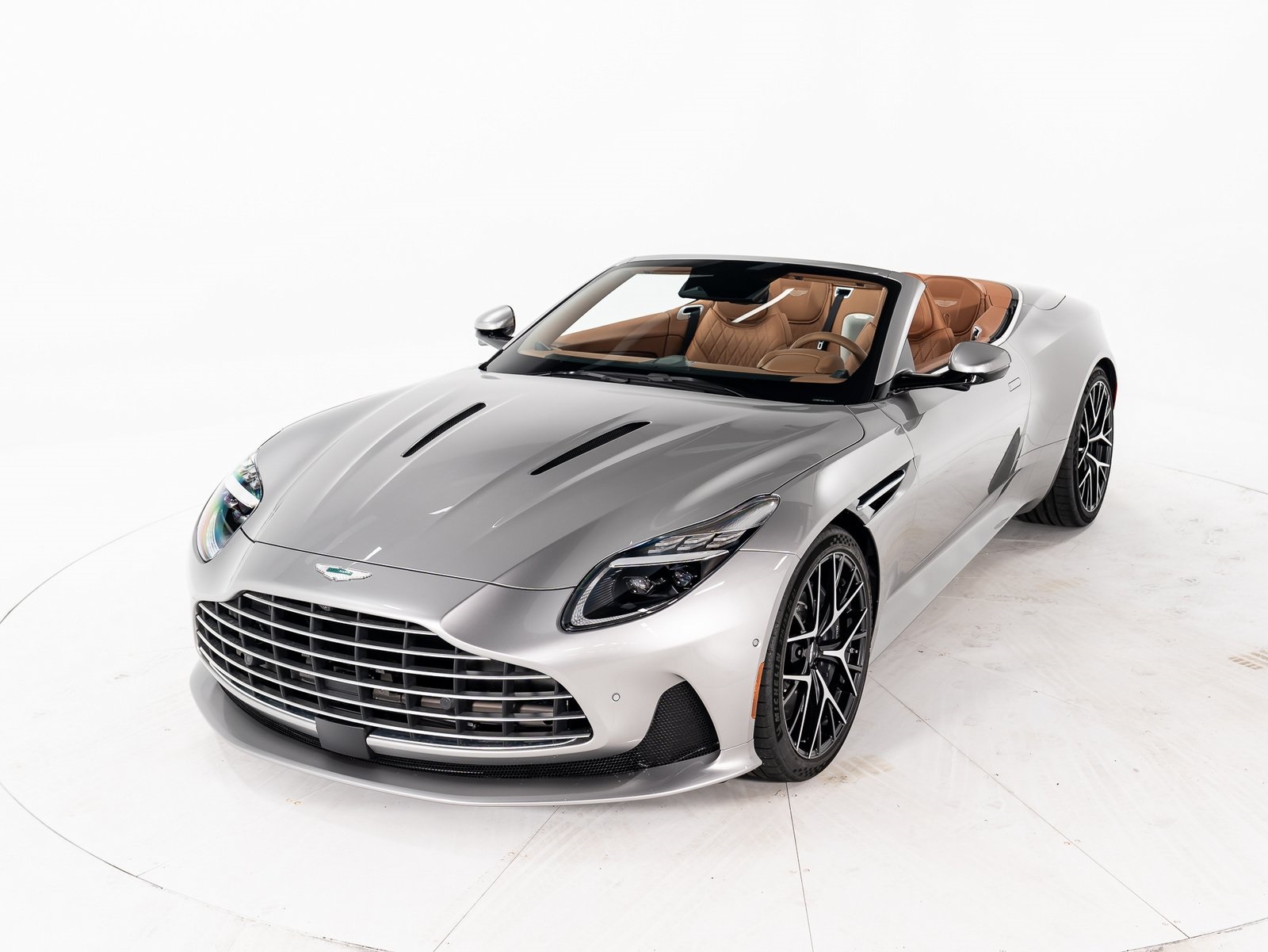 2025 Aston Martin DB12 Base's photo