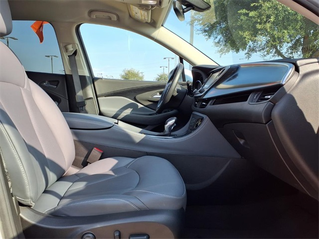2019 Buick Envision Essence photo 3
