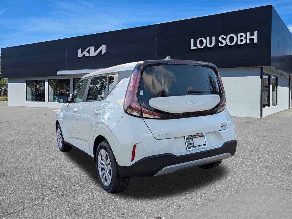 2025 Kia Soul LX photo 2