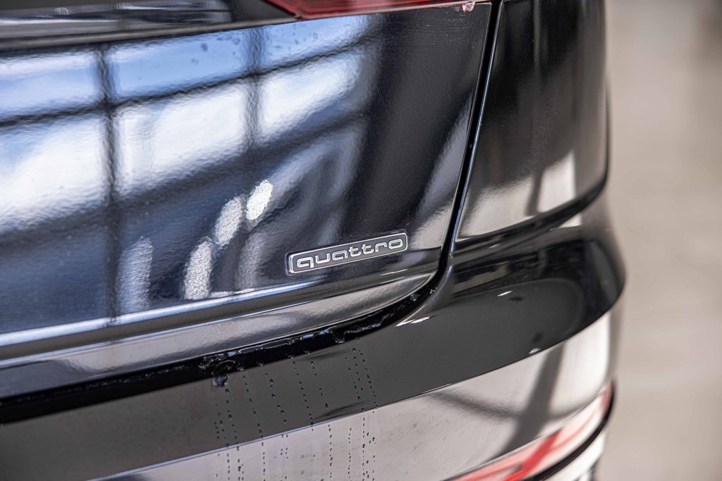 2021 AUDI Q8 - Image 16