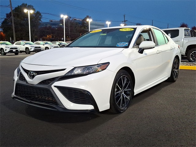 2021 Toyota Camry SE photo 4
