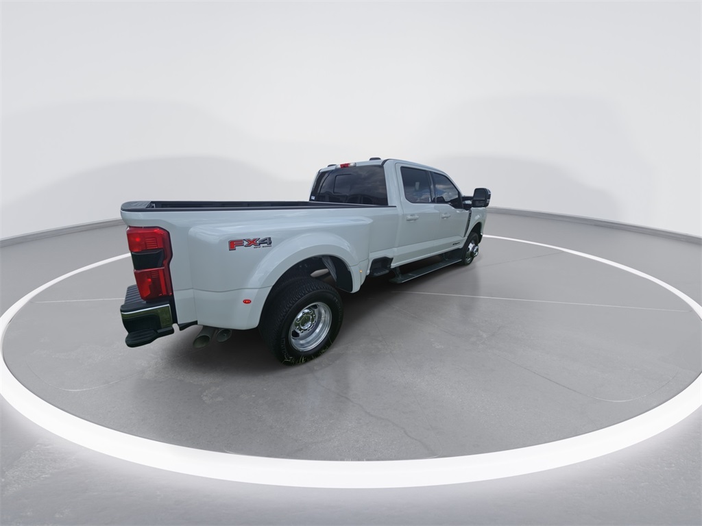 2025 Ford F-350 Lariat photo 8